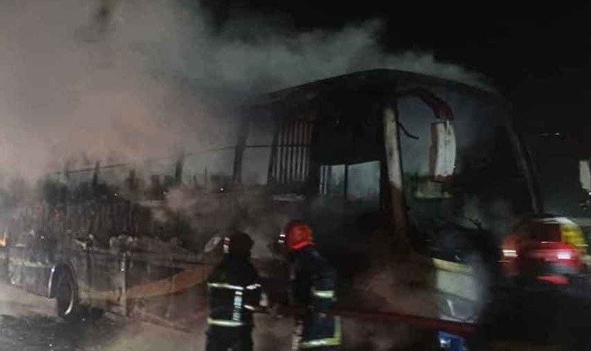 যাত্রীবাহী বাসে আগুন, হতাহতের ঘটনা ঘটেনি