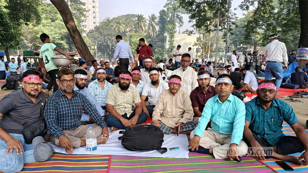 সহকারী শিক্ষকদের আন্দোলন স্থগিত, এগারোতম গ্রেডে উন্নীতকরণের আশ্বাস