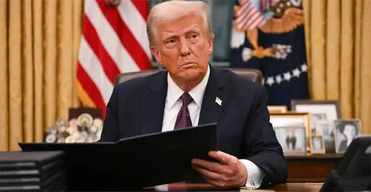 ট্রাম্পের শুল্কনীতিকে ঘিরে সুপ্রিম কোর্টে তীব্র প্রশ্ন, ঝুঁকিতে বিলিয়ন ডলারের বাণিজ্য রাজস্ব