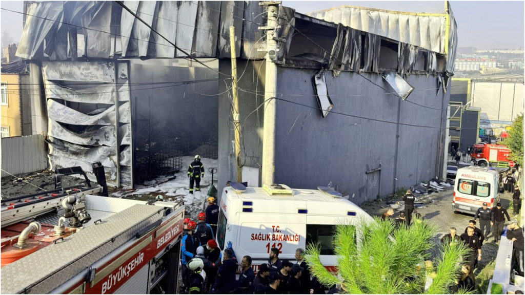 তুরস্কে পারফিউম গুদামে ভয়াবহ অগ্নিকাণ্ডে ছয়জনের মৃত্যু