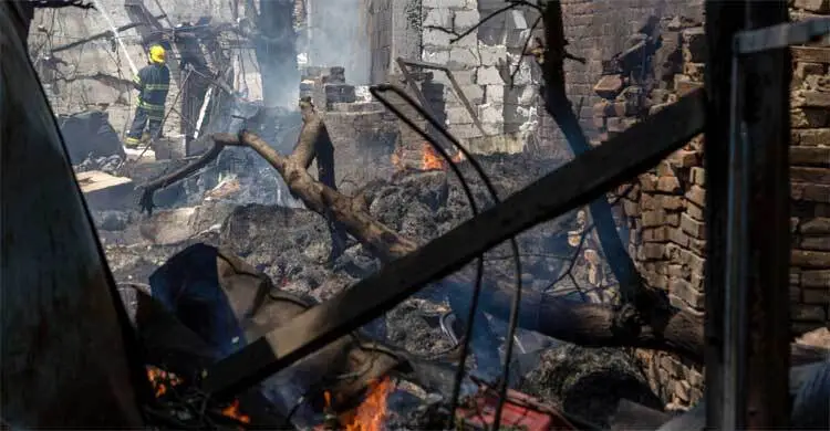 ইউক্রেনের টেরনোপিলে রাশিয়ার হামলায় কমপক্ষে ২৬ নিহত