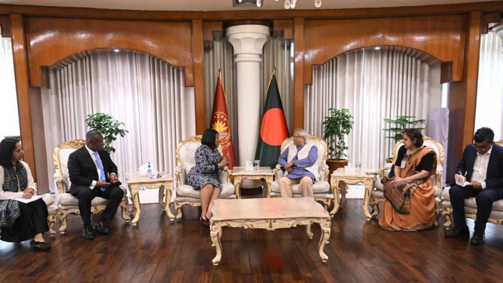 বাংলাদেশের আসন্ন সাধারণ নির্বাচনে কমনওয়েলথের পূর্ণ সমর্থন চাইলেন প্রধান উপদেষ্টা ড. মুহাম্মদ ইউনূস