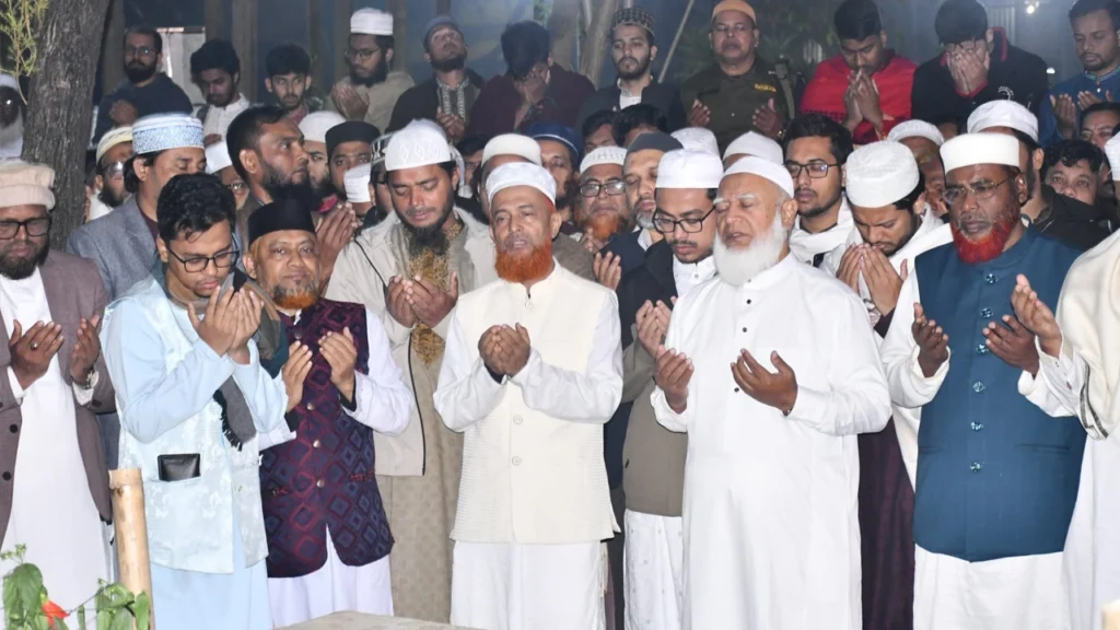 শহীদ শরীফ ওসমান হাদির কবর জিয়ারত করলেন জামায়াত আমির ডা. শফিকুর রহমান