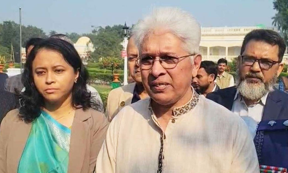 নাটোর চিনিকল পরিদর্শনে শিল্পের টেকসই পরিচালনায় নতুন দিকনির্দেশনার কথা জানালেন শিল্প উপদেষ্টা