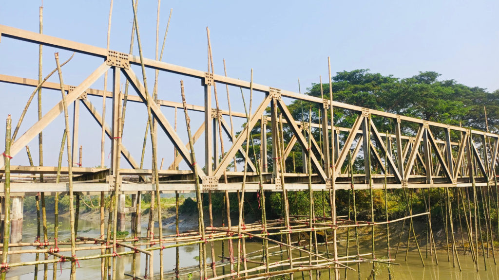 চাঁনখালী বেইলি ব্রিজ অপসারণ শুরু, স্থানান্তরের উদ্যোগ গ্রহণ