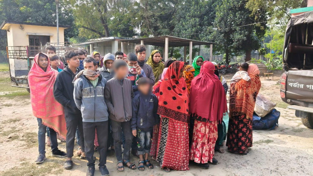 মেহেরপুরে বিএসএফের পুশইন: নারী, পুরুষ ও শিশুসহ ৩০ জন বাংলাদেশি সীমান্তে ফিরে
