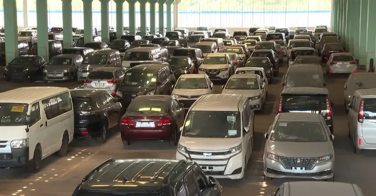 শুল্কমুক্ত সুবিধার ৩০ এমপি গাড়ি পরিবহন পুলে হস্তান্তর