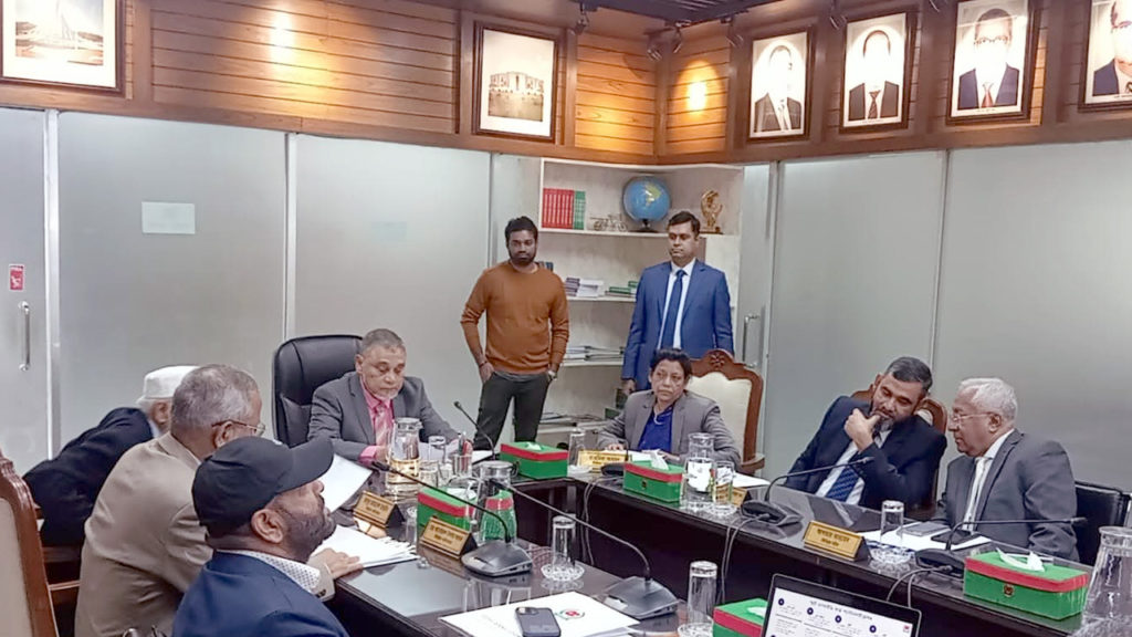 আসন্ন জাতীয় নির্বাচন ও গণভোট প্রস্তুতি পর্যালোচনায় ইসির ব্যাপক আলোচনা