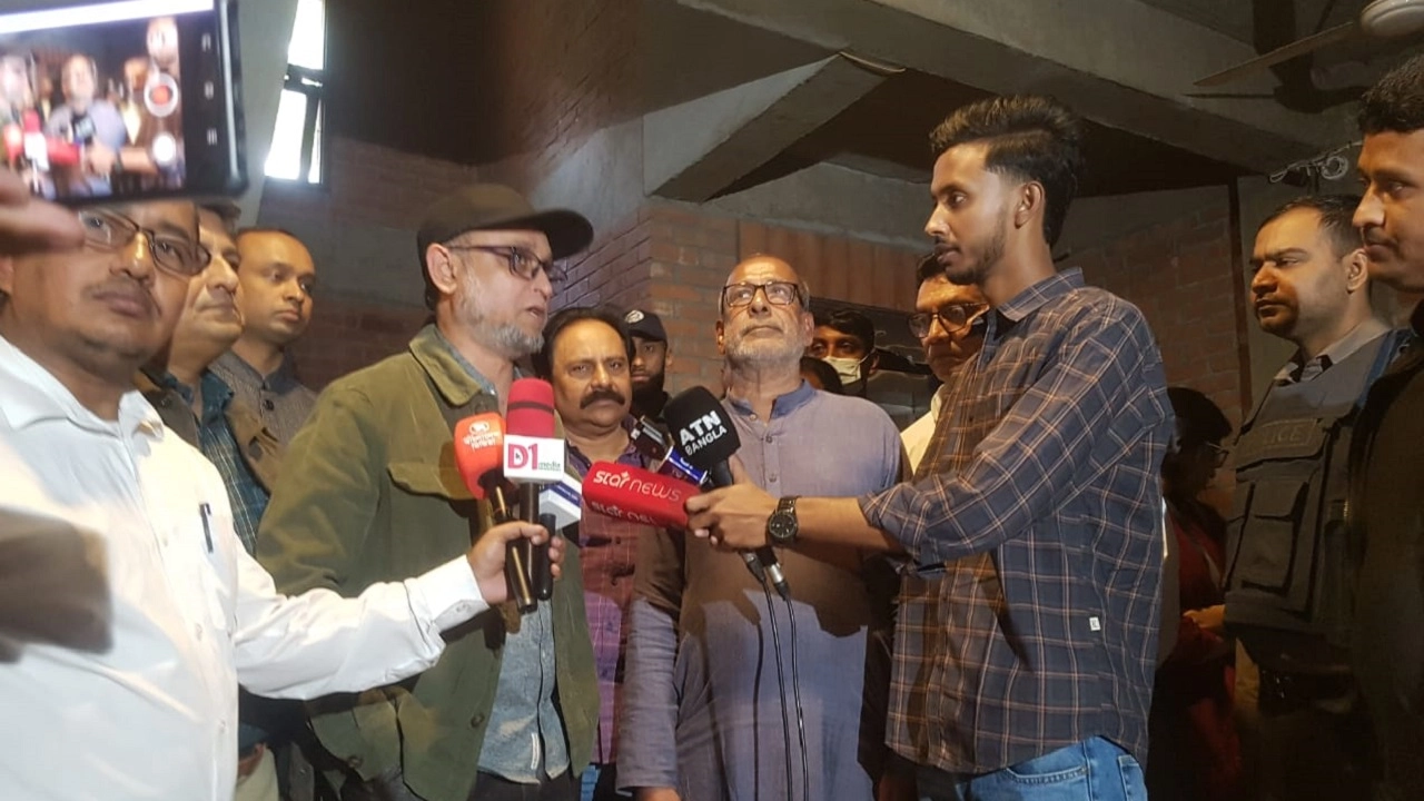 ছায়ানট ভবনে হামলা ও লুটপাট: সিসিটিভি ফুটেজ দেখে চিহ্নিত হবে হামলাকারীরা