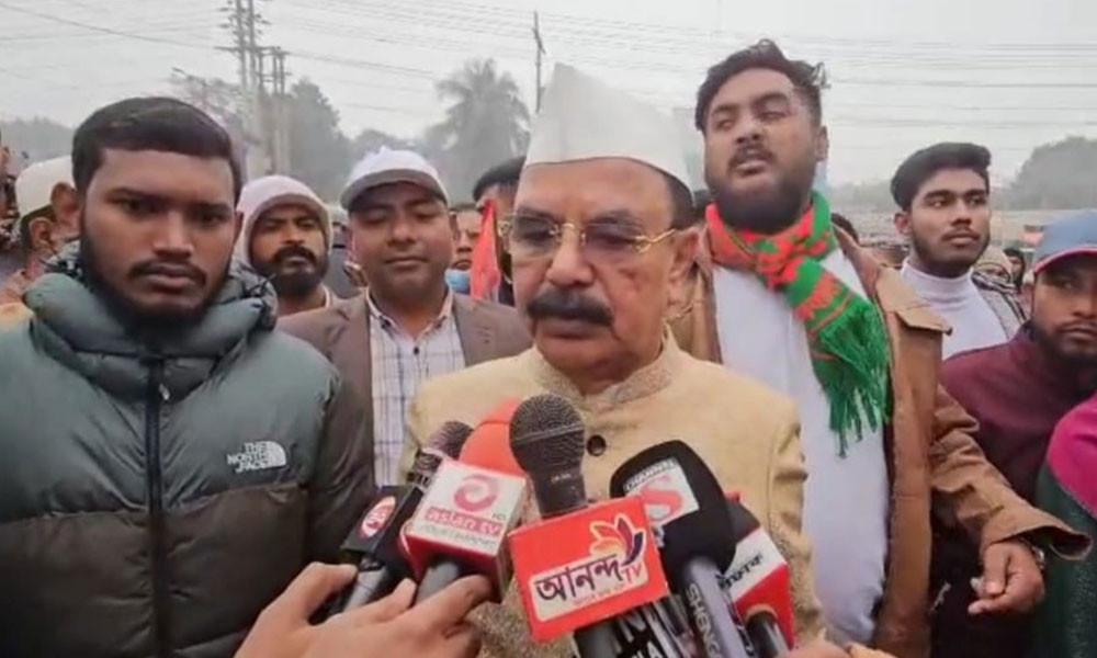 তারেক রহমানের জাতীয় স্মৃতিসৌধে আগমন, বিএনপির নেতারা এবং দেশের হাজার হাজার মানুষ সংবর্ধনা প্রদান করেছে