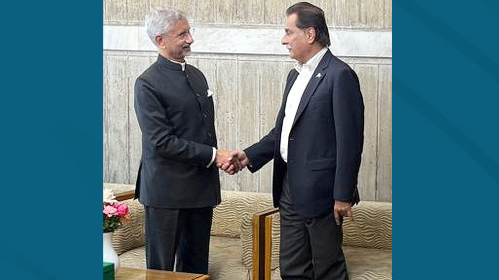 পাক-ভারত নেতাদের শীর্ষ বৈঠক খালেদা জিয়ার বাসভবনে, প্রথমবার চারদিনব্যাপী সংঘর্ষের পর সরাসরি সংলাপ