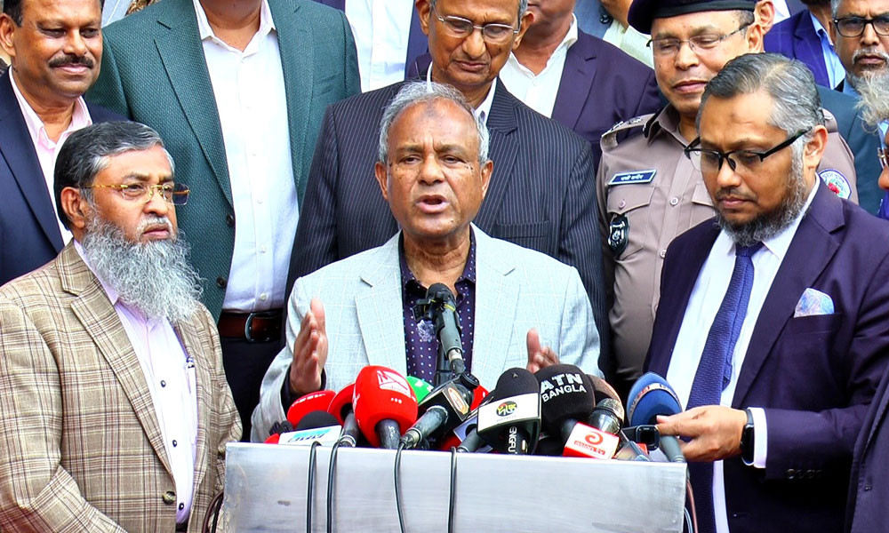 সার্বিকভাবে দেশে নিরাপত্তা পরিস্থিতি স্থিতিশীল: স্বরাষ্ট্র উপদেষ্টা