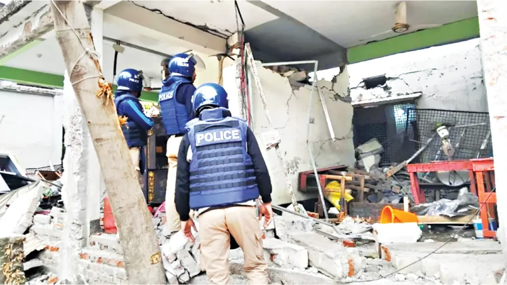 ঢাকার কেরানীগঞ্জে মাদ্রাসা ভবনে বিস্ফোরণ, নাশকতার প্রস্তুতির অভিযোগ