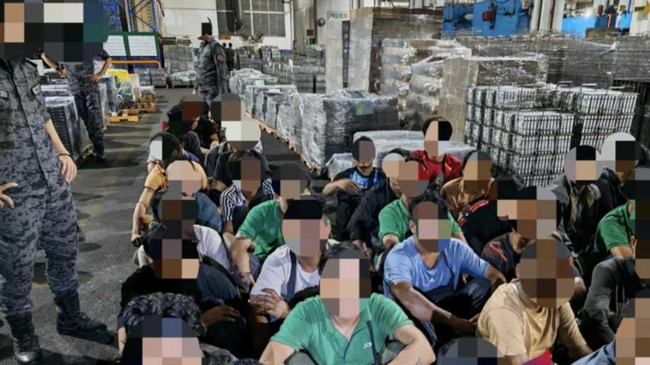 মালয়েশিয়ার দুই রাজ্যে সাঁড়াশি অভিযানে ৭২ বাংলাদেশিসহ ৪০২ অবৈধ অভিবাসী আটক