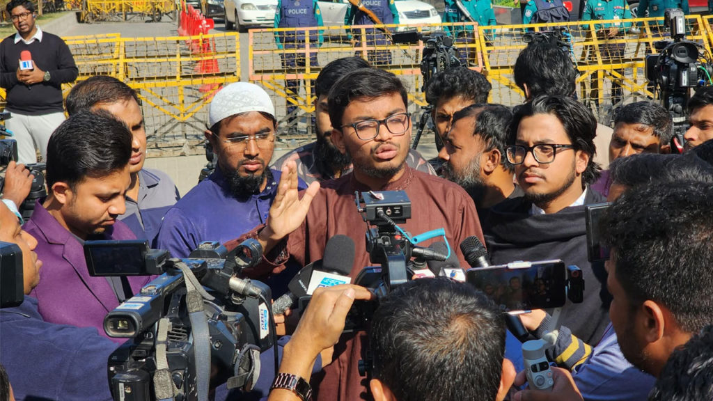 ওসমান হাদির ওপর হামলা: গ্রেপ্তার না হওয়ায় স্বরাষ্ট্র উপদেষ্টার পদত্যাগ দাবি মঞ্চ ২৪-এর