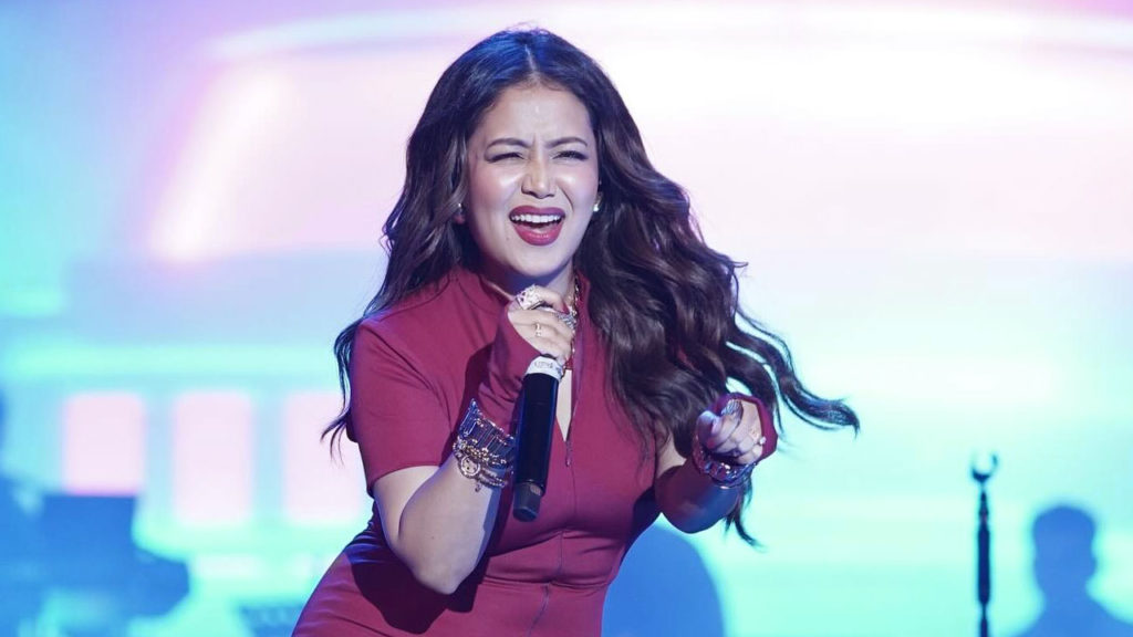 নেহা কক্করের স্টেজ পারফরম্যান্স ঘিরে নতুন বিতর্ক