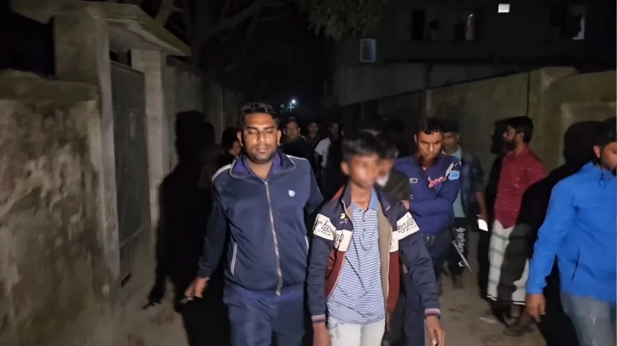 রূপগঞ্জে নিজ বাড়িতে ডাকাতির নাটক সাজানো তিন কিশোর গ্রেপ্তার