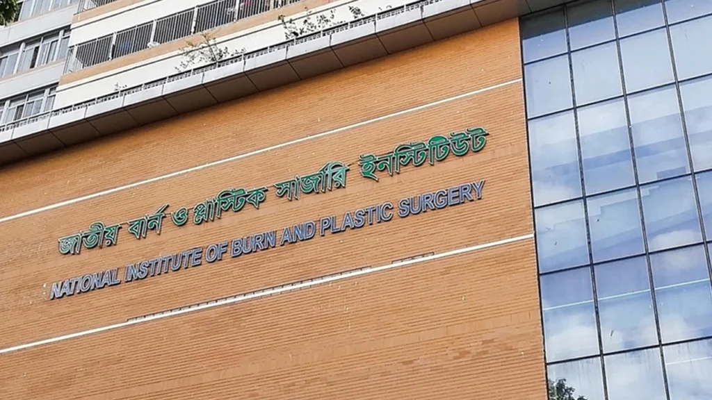 গ্যাস বিস্ফোরণে একই পরিবারের ছয়জন দগ্ধ আগারগাঁওয়ে