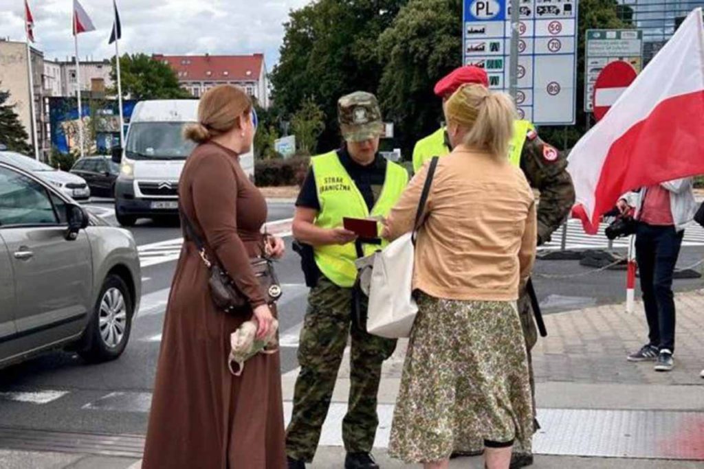 রাশিয়ার সম্ভাব্য হুমকি মোকাবিলায় পোল্যান্ডের পূর্ব সীমান্ত জোরদারে জার্মানির সেনা সহায়তা
