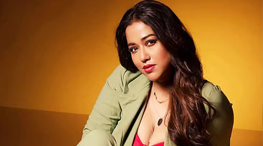 একেবারে চেটেপুটে খাই বাংলাদেশের অনেক শিল্পীর কাজই : সোহিনী