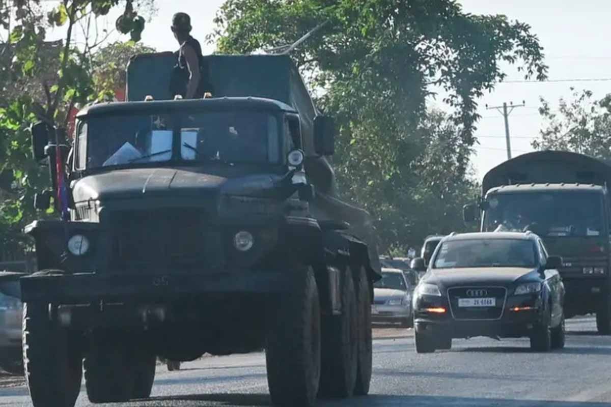 থাইল্যান্ডের সঙ্গে সব সীমান্ত ক্রসিং অনির্দিষ্টকালের জন্য বন্ধ করল কম্বোডিয়া