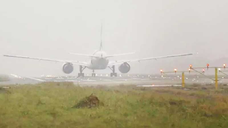 ঘন কুয়াশায় ঢাকায় নামতে না পেরে সিলেটে ছয় আন্তর্জাতিক ফ্লাইটের জরুরি অবতরণ