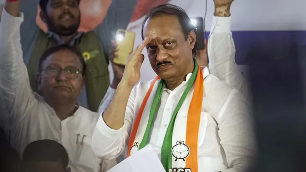 ভারতে উপমুখ্যমন্ত্রী অজিত পওয়ারের বিমান দুর্ঘটনায় মৃত্যু