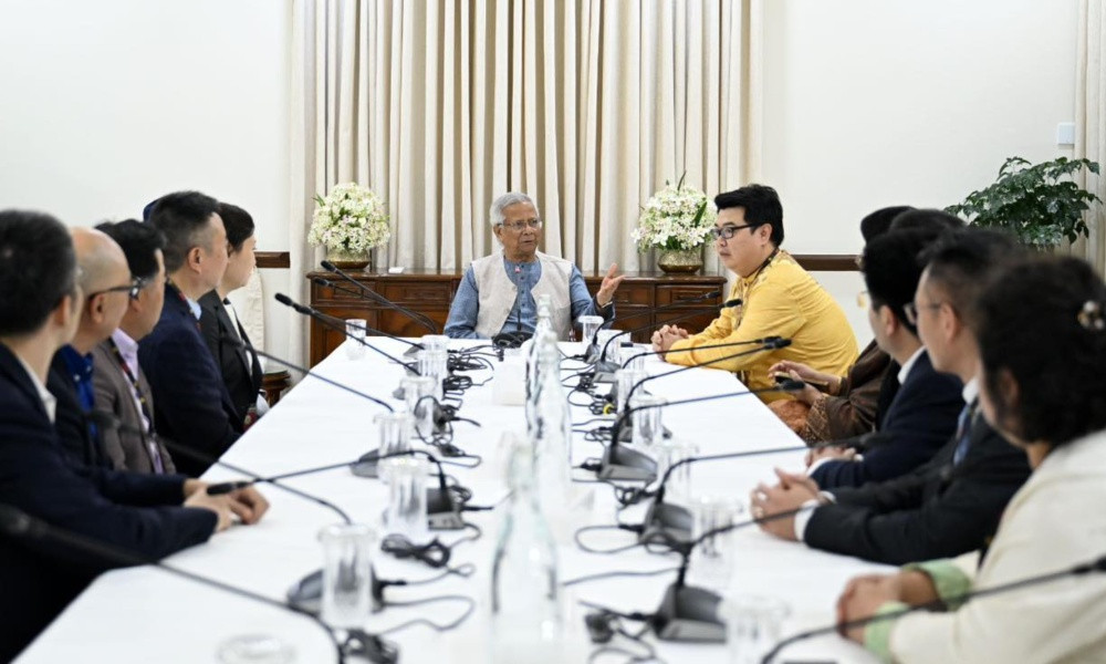 চীন–বাংলাদেশ অংশীদারত্ব জোরদারে প্রধান উপদেষ্টা ড. ইউনূসের সঙ্গে চীনা প্রতিনিধিদলের বৈঠক