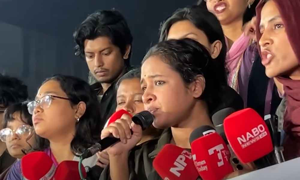 নারীদের নিয়ে কুরুচি মন্তব্যের জন্য জামায়াতে ইসলামের সহকারী সেক্রেটারির  জিহ্বা টেনে ছিঁড়ে ফেলার হুমকি ঢাবি নারী শিক্ষার্থীর