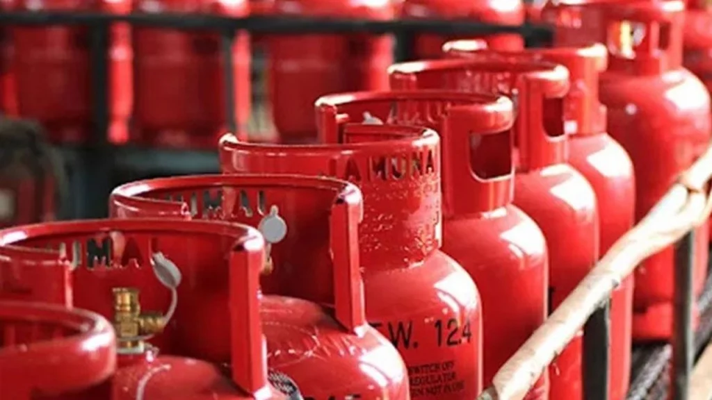 এলপিজি সিলিন্ডার সরবরাহ–বিক্রি অনির্দিষ্টকালের জন্য বন্ধ