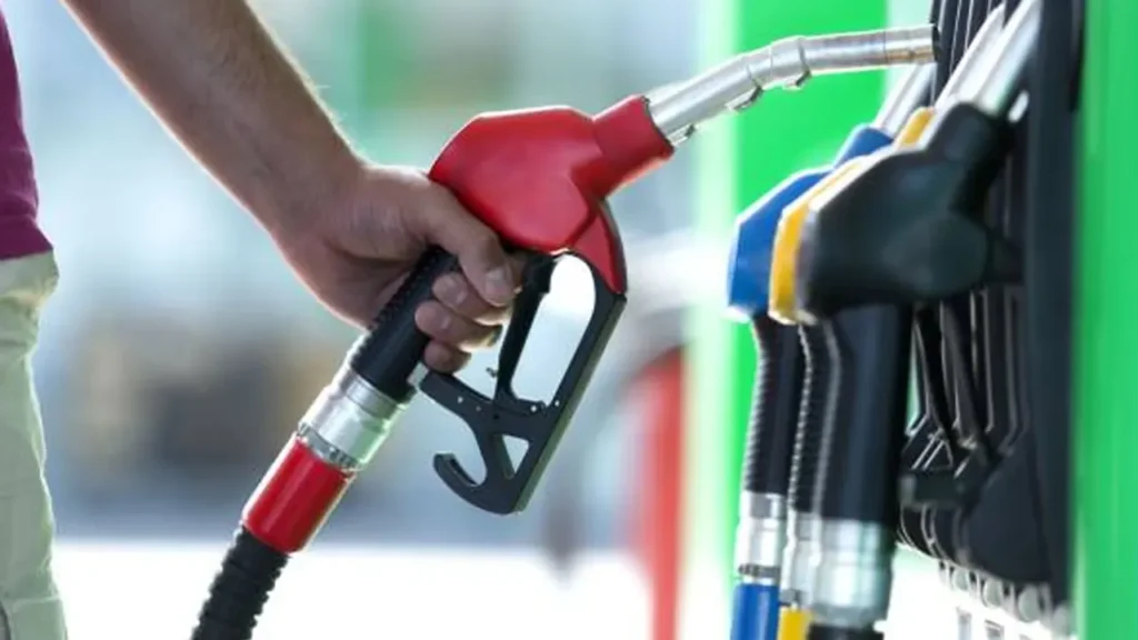 ডলারভিত্তিক দীর্ঘমেয়াদি চুক্তিতে ১.৮০ লাখ টন ডিজেল আমদানির অনুমোদন