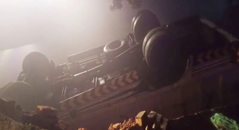 পাকিস্তানের সারগোধায় ট্রাক দুর্ঘটনায় ১৪ জন নিহত