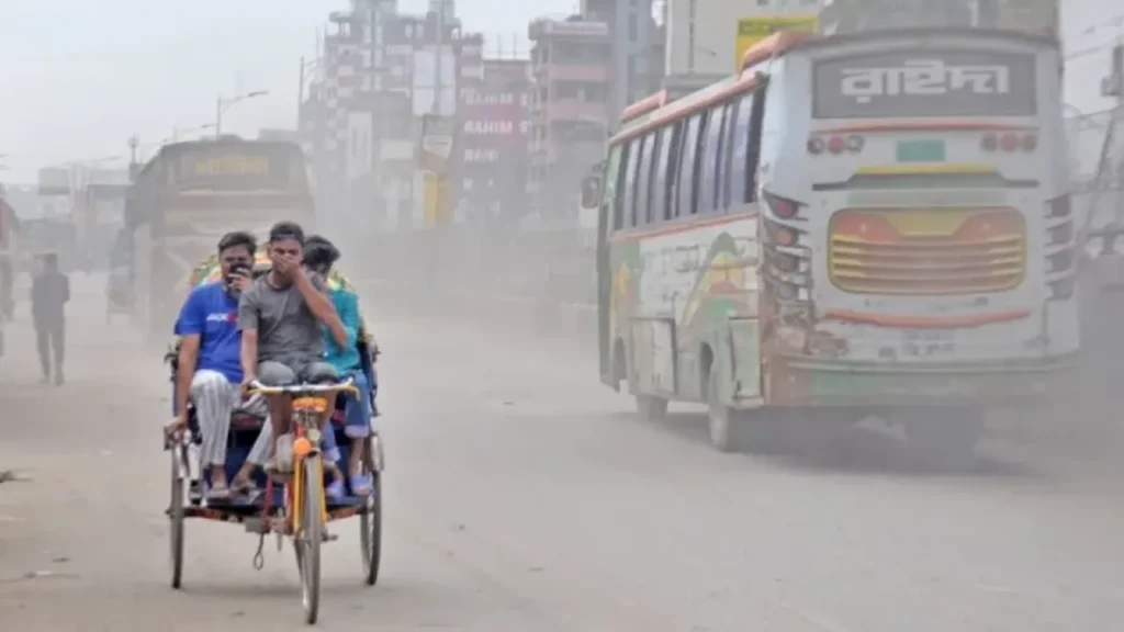 ঢাকার বায়ুদূষণ ‘অস্বাস্থ্যকর’, বিশ্বের দূষিত শহরের তালিকায় ১২তম অবস্থানে