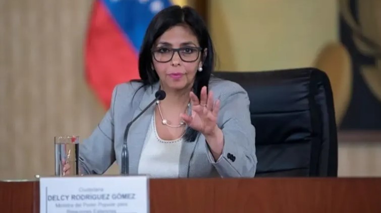 ভেনেজুয়েলার অন্তর্বর্তী প্রেসিডেন্ট হিসেবে ডেলসি রদ্রিগেজের দায়িত্ব গ্রহণ