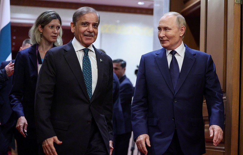 রাশিয়ার সঙ্গে পাকিস্তানের সম্পর্ক ঘনিষ্ঠ ও সম্প্রসারিত হচ্ছে