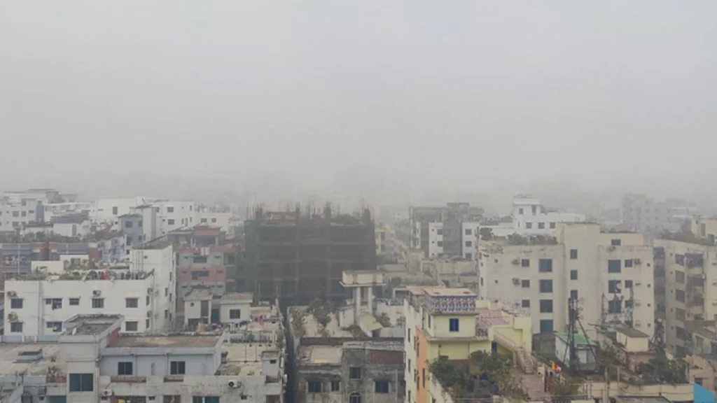 রাজধানী ঢাকাসহ সারাদেশে আংশিক মেঘলা আকাশ, তাপমাত্রা অপরিবর্তিত থাকার পূর্বাভাস