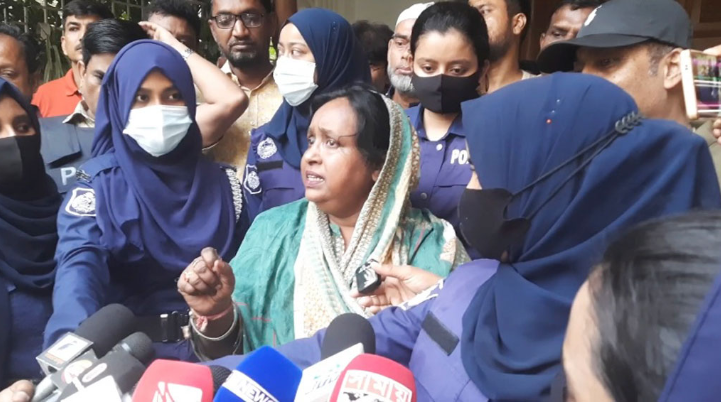 নারায়ণগঞ্জে ডা. সেলিনা হায়াৎ আইভীকে হত্যা মামলায় গ্রেফতার