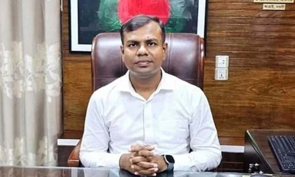 মুক্তিযোদ্ধা কোটা অপব্যবহারের অভিযোগে সিনিয়র সহকারী সচিব কামাল হোসেন সাময়িক বরখাস্ত