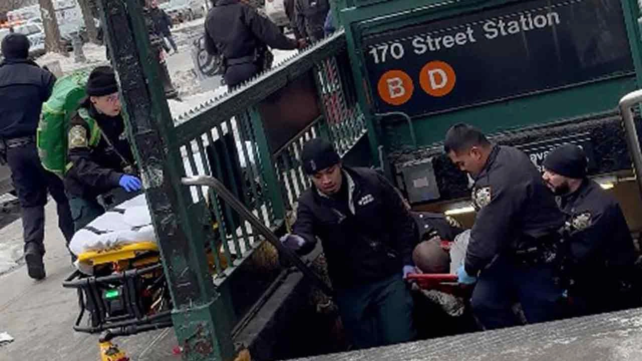নিউ ইয়র্ক সাবওয়ে স্টেশনে গুলিতে এক ব্যক্তি নিহত