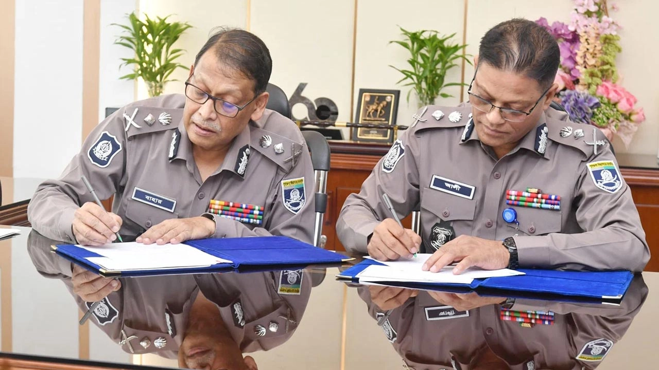 নবনিযুক্ত আইজিপি মো. আলী হোসেন ফকির দায়িত্বভার গ্রহণ