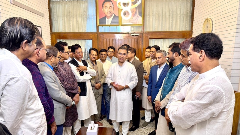 ত্রয়োদশ সংসদ নির্বাচনে বিএনপির প্রার্থীরা বিজয়ী হওয়ার পর তারেক রহমানের সঙ্গে সৌজন্য সাক্ষাৎ