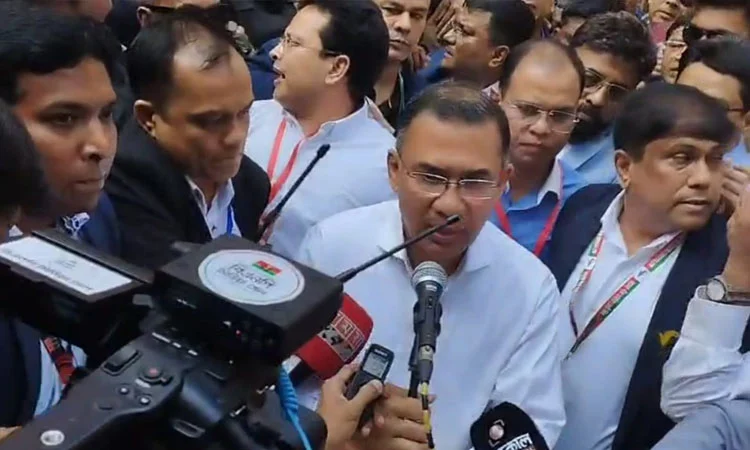 দীর্ঘ বিরতির পর ভোটাধিকার প্রয়োগ করলেন বিএনপি চেয়ারম্যান তারেক রহমান, জয়ের আশাবাদ ব্যক্ত