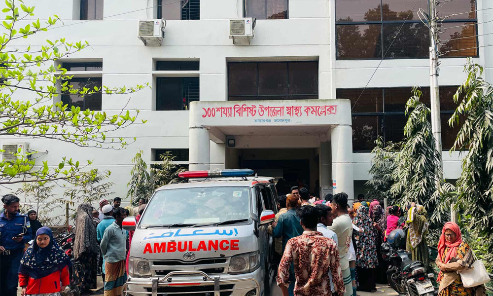 জামালপুরে সড়ক দুর্ঘটনায় শিশু নিহত, তিনজন আহত