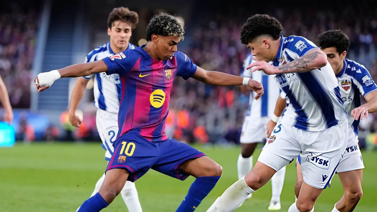 লেভান্তেকে হারিয়ে লা লিগার শীর্ষে ফিরল বার্সেলোনা