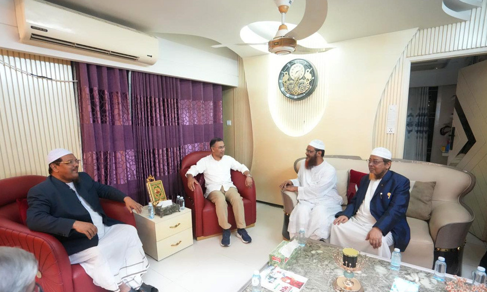 নির্বাচন-পরবর্তী সৌজন্য সাক্ষাৎ: ইসলামী আন্দোলনের আমিরের বাসায় তারেক রহমান