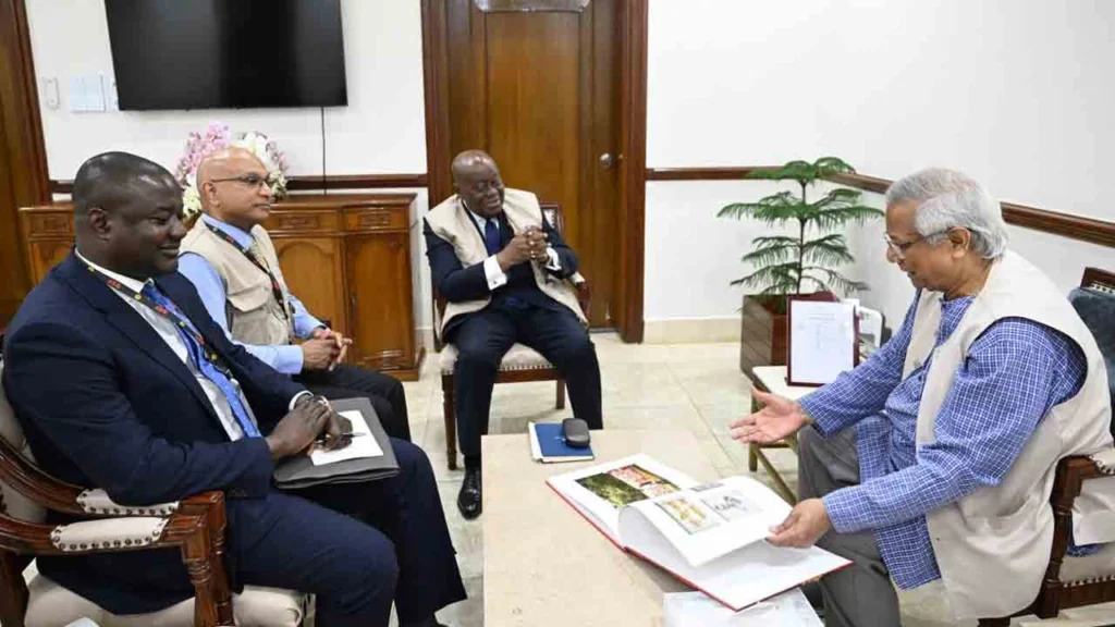 কমনওয়েলথ ও তুরস্কের নির্বাচন পর্যবেক্ষক দলের সঙ্গে প্রধান উপদেষ্টা ড. মুহাম্মদ ইউনূসের সৌজন্য সাক্ষাৎ