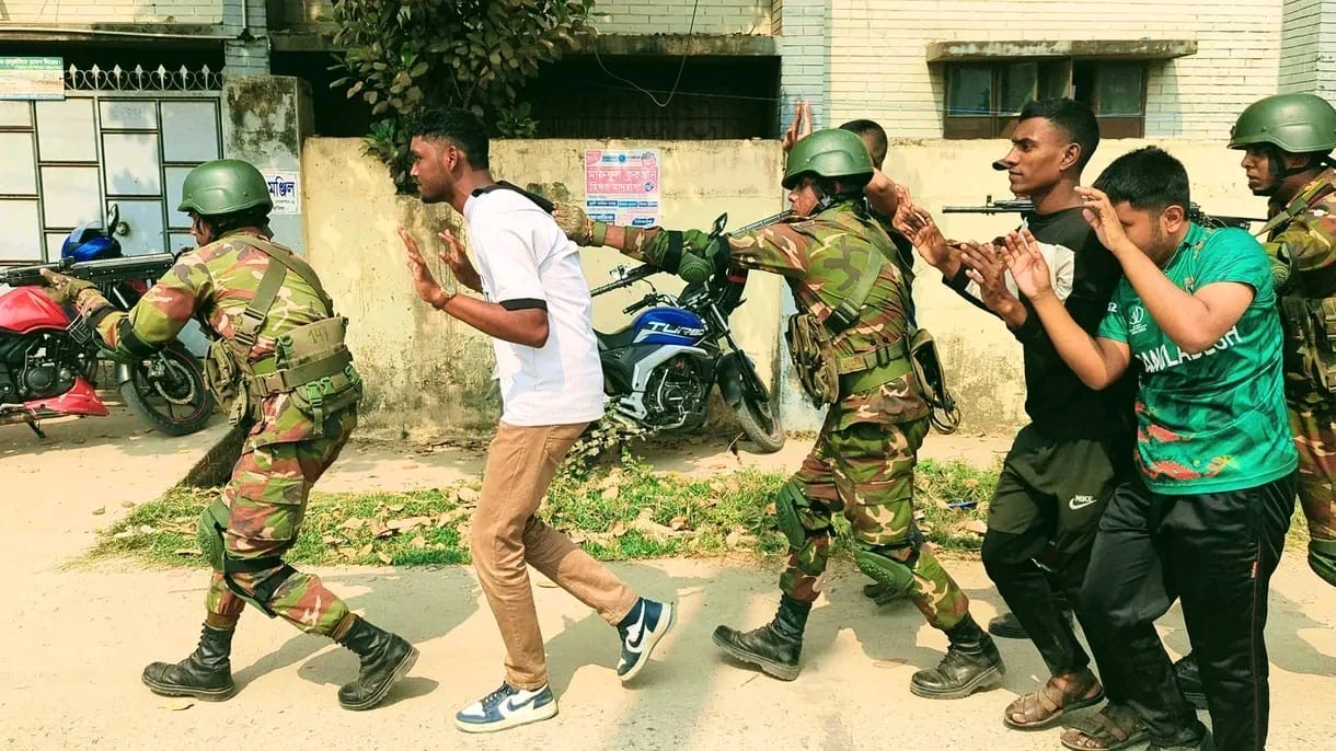 জাতীয় সংসদ নির্বাচন সামনে রেখে কুমিল্লা, নোয়াখালী ও ব্রাহ্মণবাড়িয়ায় সেনাবাহিনীর ইমার্জেন্সি রেসপন্স মহড়া