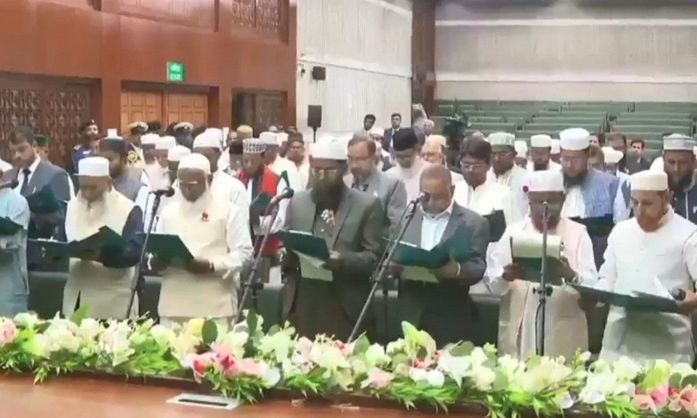 জামায়াতের নবনির্বাচিত এমপিরা শপথ নেবে না বললেও শেষ পর্যন্ত শপথ নিলেন