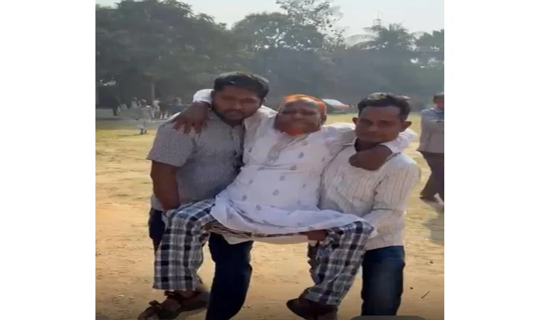 ঢাকা-৯ আসনে ভোটগ্রহণ: বয়স্ক ও প্রবাসী ভোটারদের উপস্থিতিতে কেন্দ্রে বাড়তি আগ্রহ