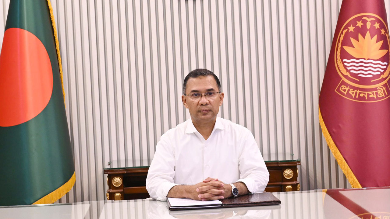 প্রধানমন্ত্রী সচিবালয়ে দফতর কার্যক্রম শুরু করলেন